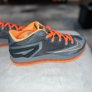 NEW NIKE Lebron XI 11 Low- Men's Size 11 Magnet Grey 642849-002 NIB